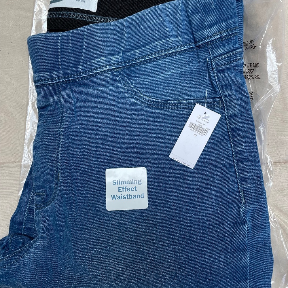 NWT Old Navy Jeggings/Super Skinny Jeans Size 10